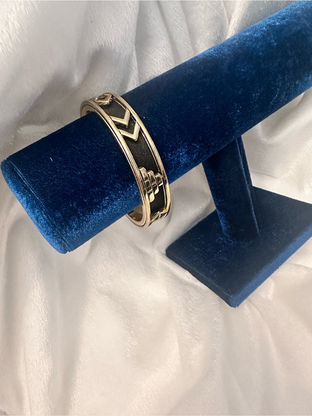 House of Harlow 1960 Aztec Bangle Gold and Black Leather Inlay Bracelet - Picture 2 of 8